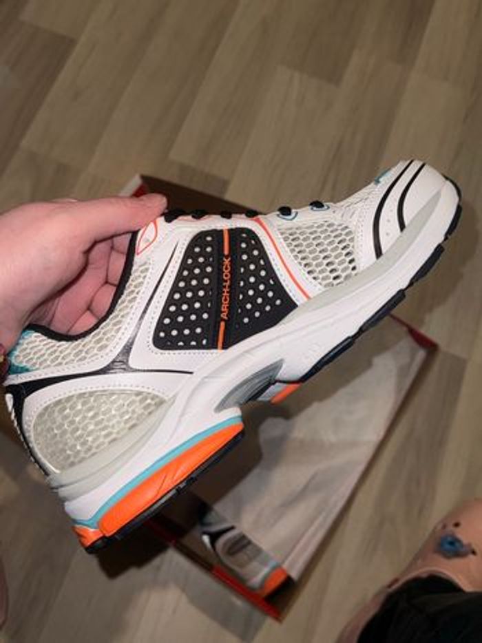 Saucouny blanche neuf taille 43 - photo numéro 2