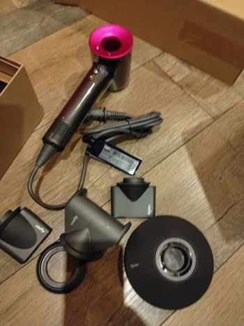 Sèche cheveux Dyson HD08 fushia 