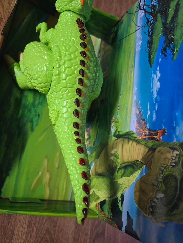 Gigantosaurus, Dinosaure, Figurine géante articulée de 30 cm, Avec effets sonores et lumineux - photo numéro 7