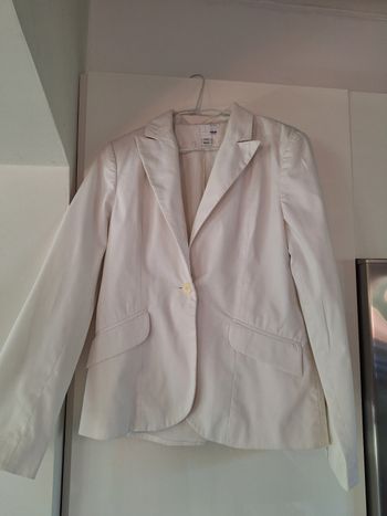 Veste blanche taille 38 de belle qualité