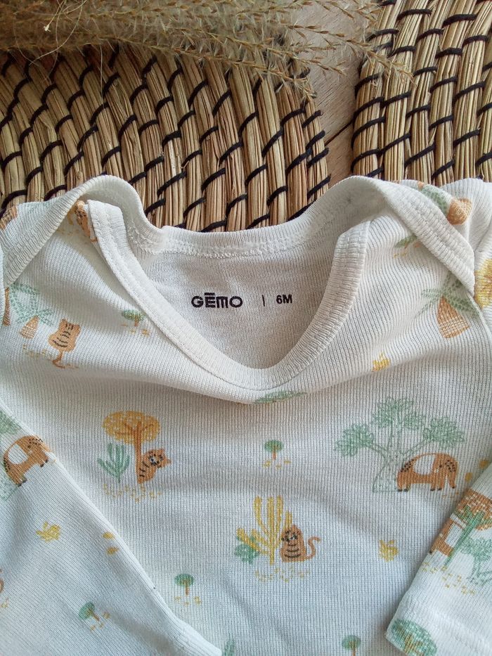 Lot 3 bodies manches longues thème savane Gemo taille 3 mois - photo numéro 2