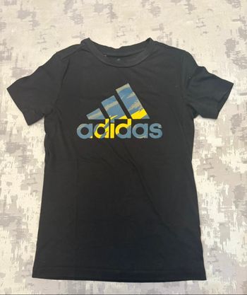 T-shirt garçon Adidas noir 7/8 ans – manches courtes – bon état
