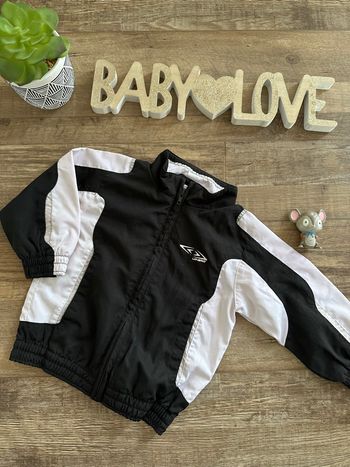 - Veste Umbro    - 12/18 mois - Très bon état 