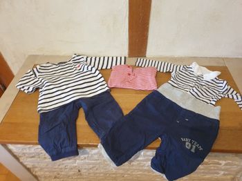 Deux ensembles marin 6 mois