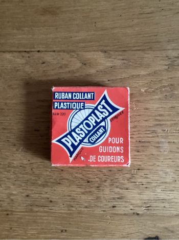 Boîte plastoplast vide 