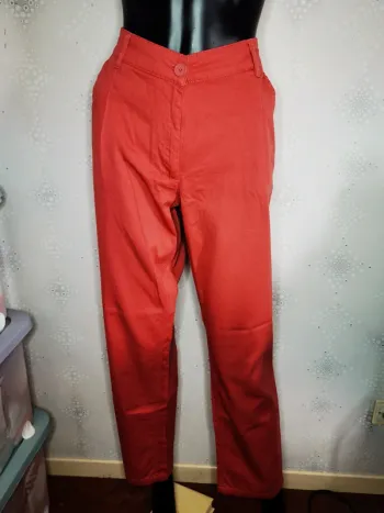 D4440 - pantalon femme taille 44