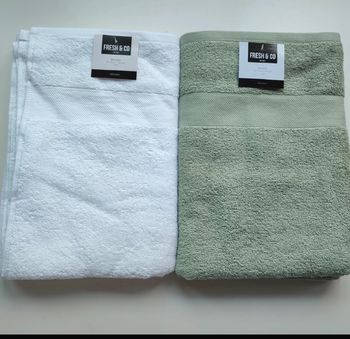 Lot* de 2 grosses serviettes de bain 100% coton blanc et vert sauge de 70 x 140 cm, Fresh & Co