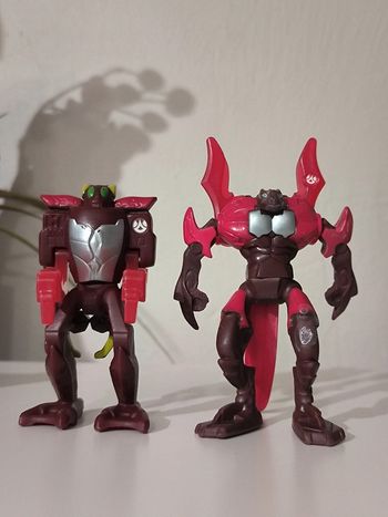 2 figurines 2013 McDonald's bakugan 4 project