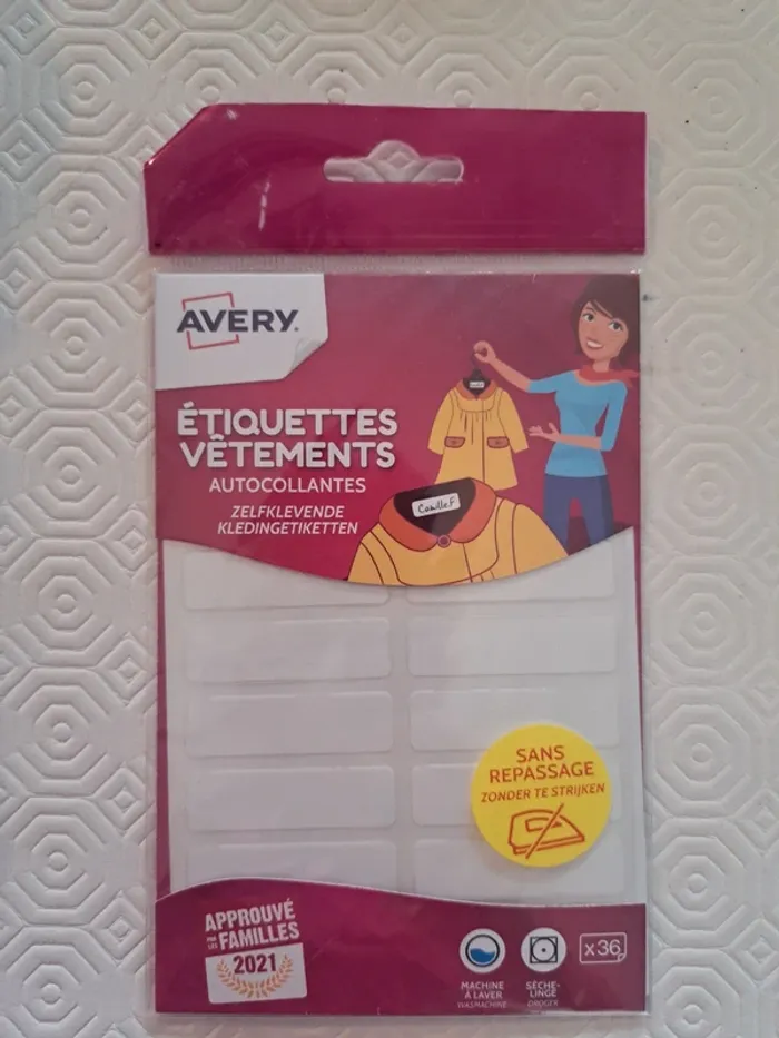 Lot de 36 étiquettes pour vêtements neuve
