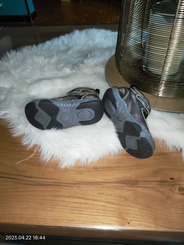 Chaussures buggy MARTIN pointure 21 - photo numéro 2