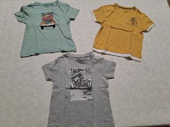 Lot de 3 t shirts Kiabi gris vert jaune - TBE