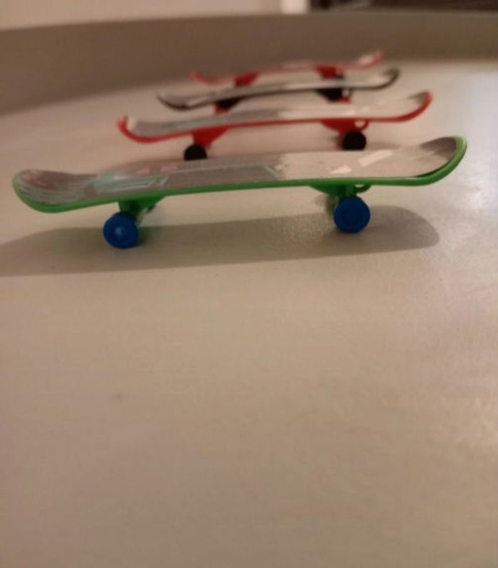 Lot de 4 skateboard pour doigts - photo numéro 2