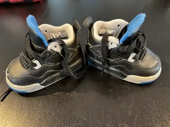 Jordan 4 bébé 19,5 noire et bleu