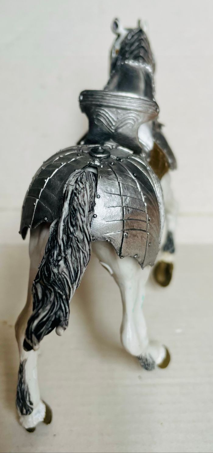 Figurine Papo - cheval avec armure - photo numéro 4