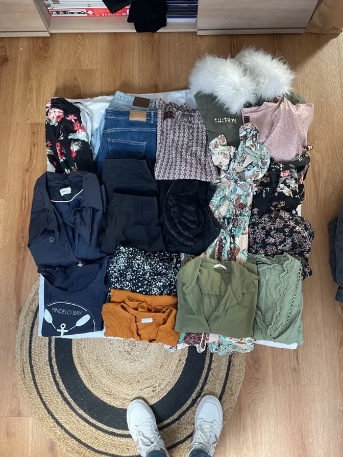 Lot vêtement femme 18 pièces taille 40-42