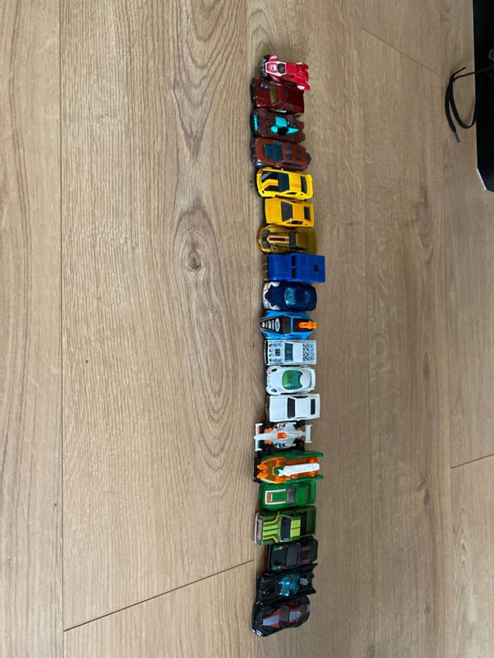 Lot de 20 voitures en métal hotwheels
