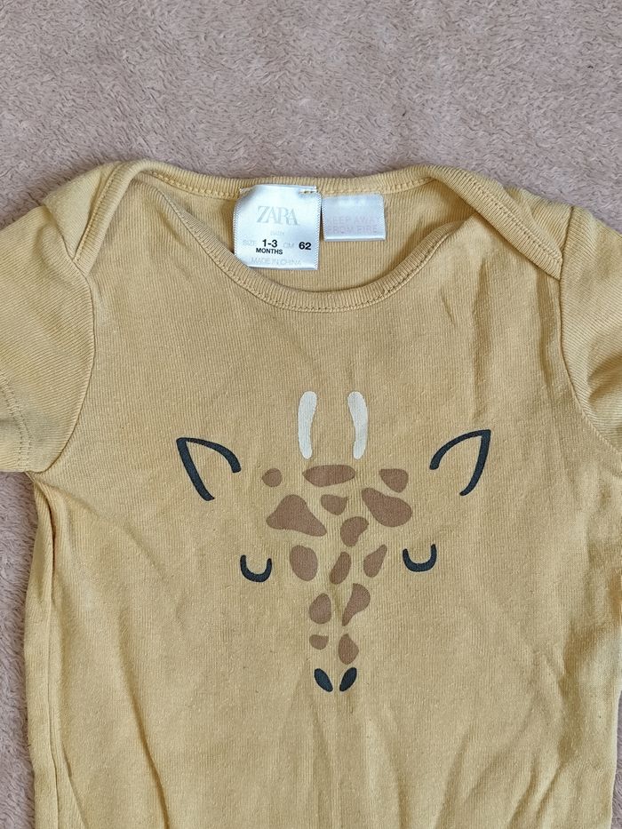 2 bodies manches courtes, Zara, 1-3 mois đŁ - photo numĂ©ro 6