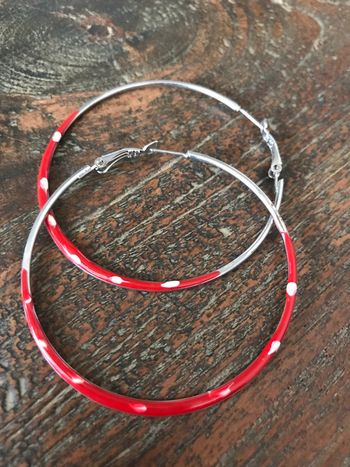 Magnifique paire de boucles d’oreilles anneaux rouges