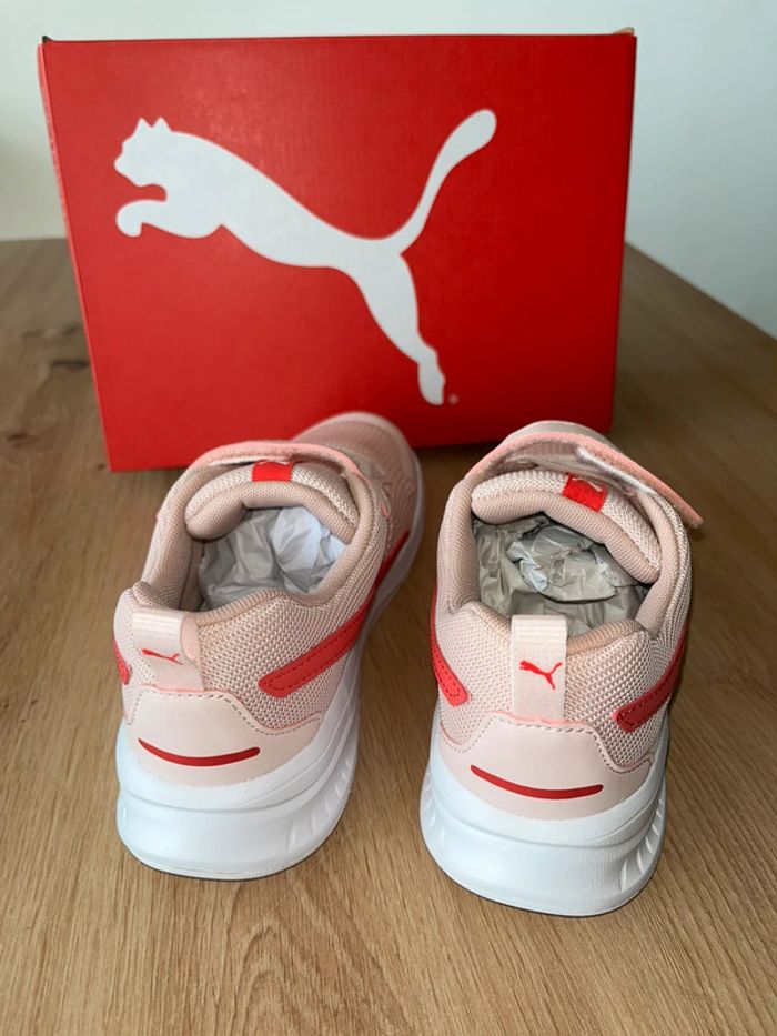 Baskets Puma filles roses neuves Taille 33 - photo numéro 4