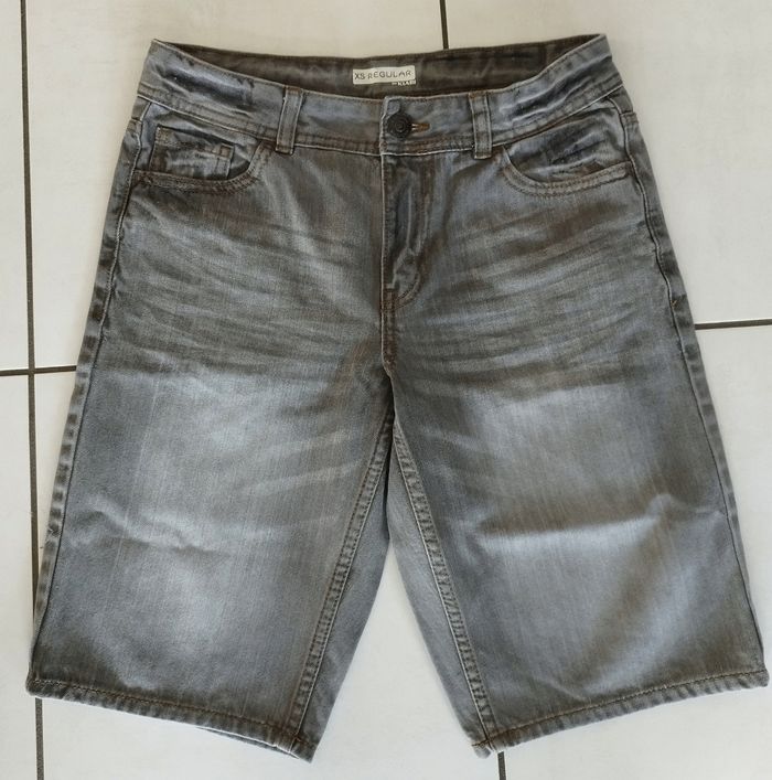 Bermuda Kiabi en jean gris
Taille XS / 14 ans