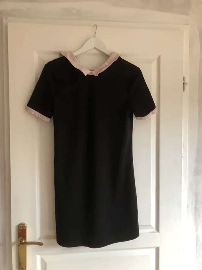 Robe à colle.