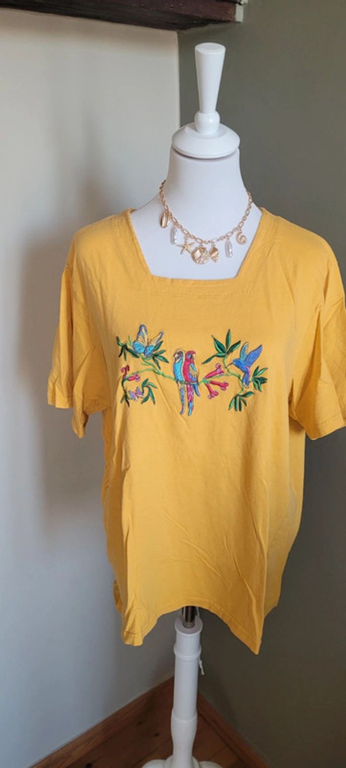 Jolie T-shirt Blanche porte Taille 50 - photo numéro 2