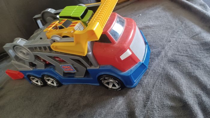 Camion et ses voisins mega blocks - photo numéro 6