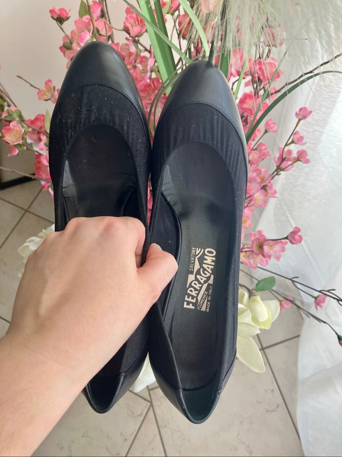 Escarpins à talons noirs Salvatore Ferragamo - photo numéro 8