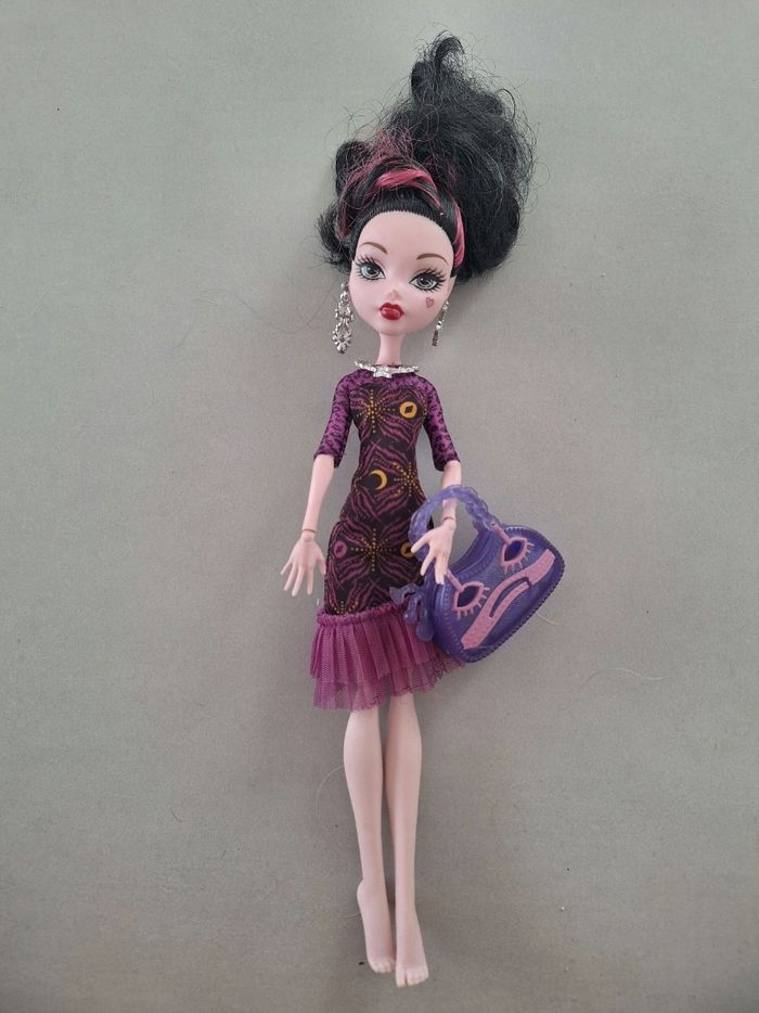 Lot 10 poupées monster high et supports - photo numéro 9