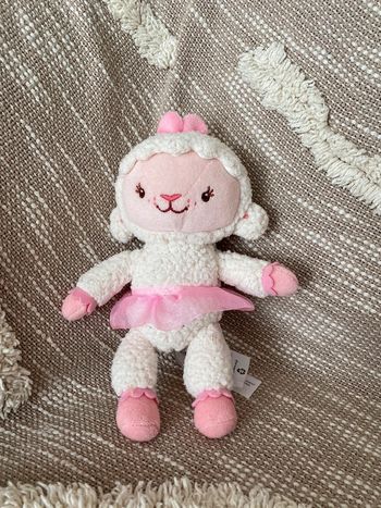 Peluche Doudou 20cm disney store Lambie McStuffins mouton rose et blanc parfait état