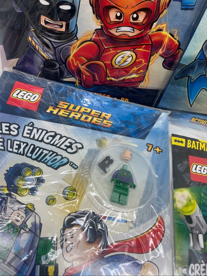 Lot de 4 livres d'activité Magazine LEGO super heroes Batman Neuf - photo numéro 2