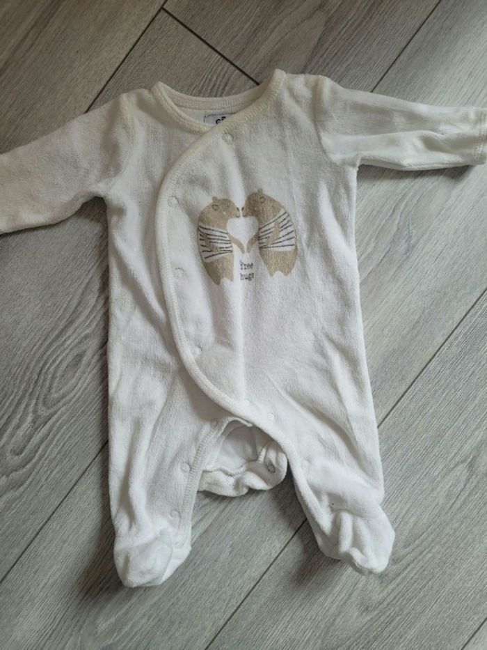 Lot de 4 pyjamas taille 1/3 mois - photo numéro 5