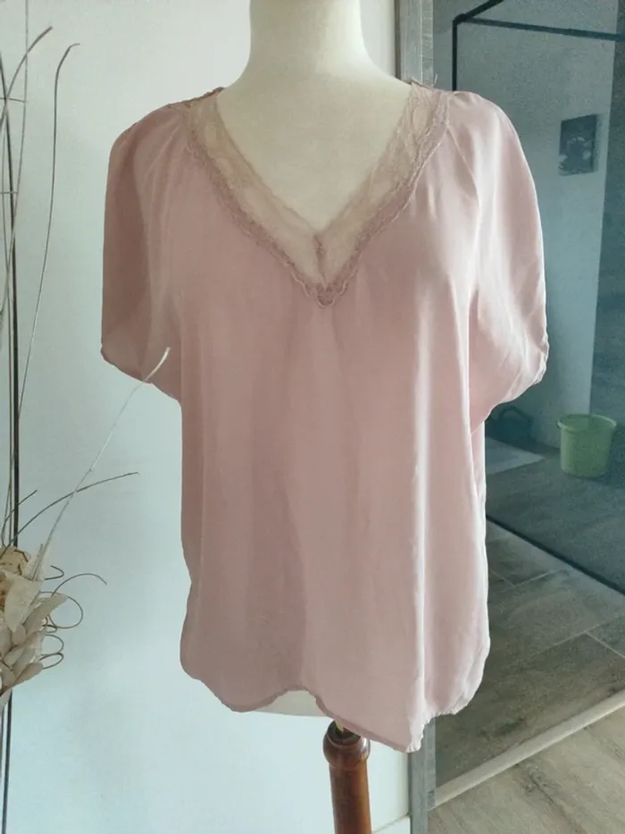 Blouse avec dentelle rose poudrée M - photo numéro 2