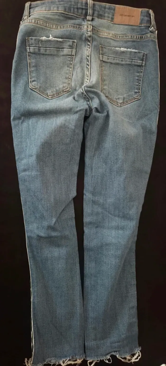 Jeans T.10 ans - photo numéro 2