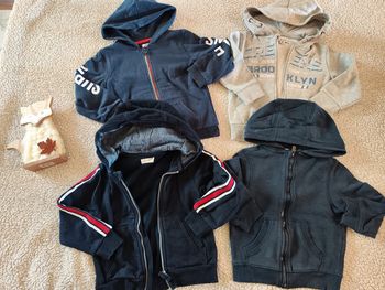 Lot de 4 vestes 3 ans