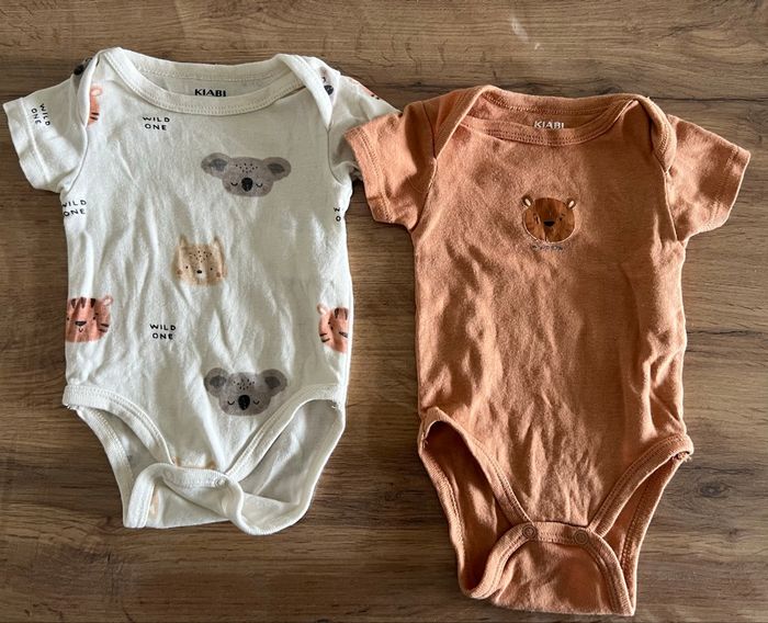 Lot de 2 bodies 3 mois.