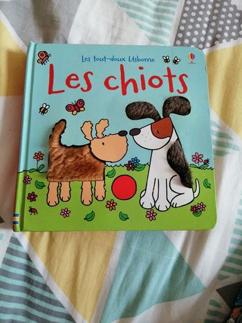 Livre d'éveil au toucher pour les tout petits.