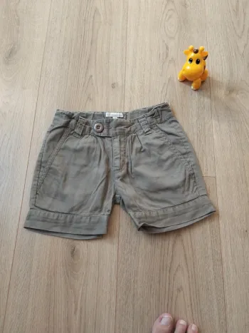 Short fille 4 ans