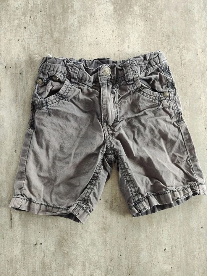 Short gris 3 ans