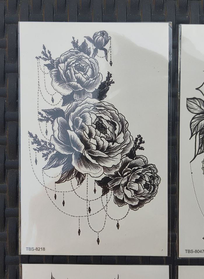 Lot tatouages temporaires ultra réaliste style fleurs - photo numéro 4