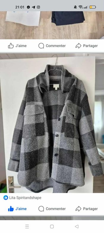 Veste polaire sur chemise