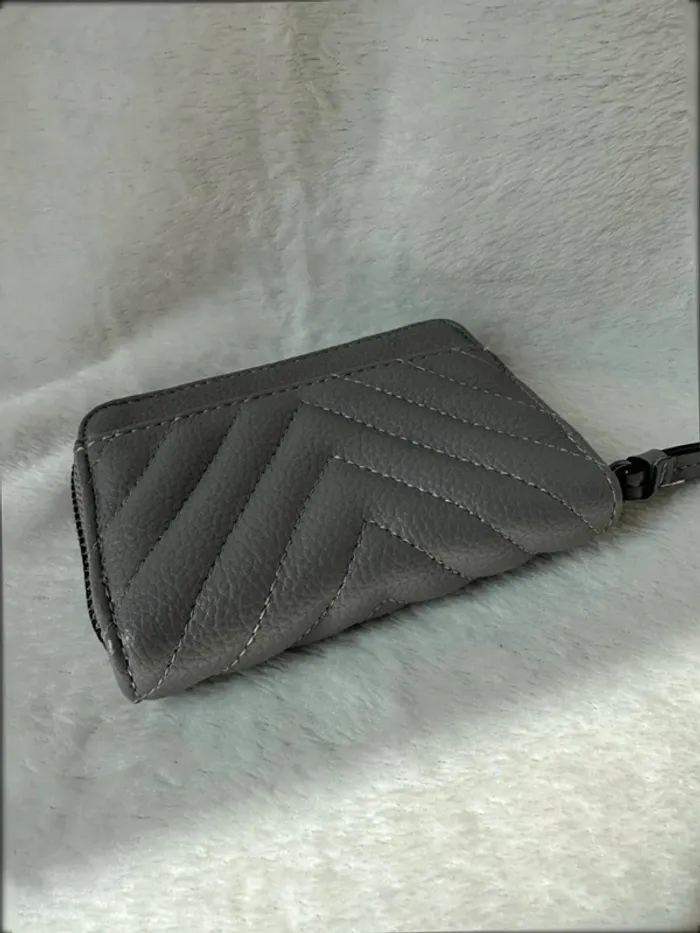 Porte-monnaie gris Victoria’s Secret neuf - photo numéro 4