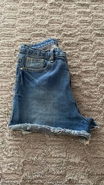 Short jeans Prettylittlethingtaille 36