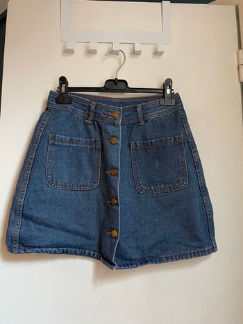Jupe en jean à boutons 