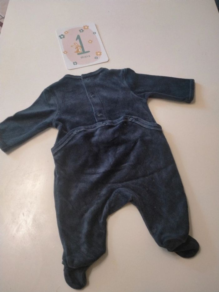 Pyjama bébé velours Kiabi Taille 1 mois - photo numéro 4