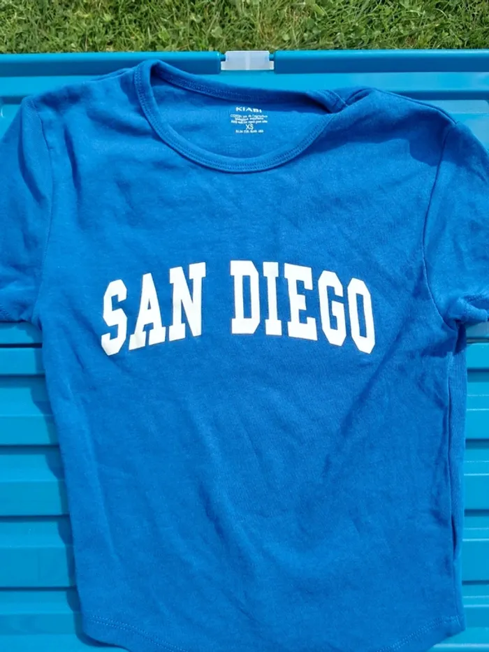 T-shirt court