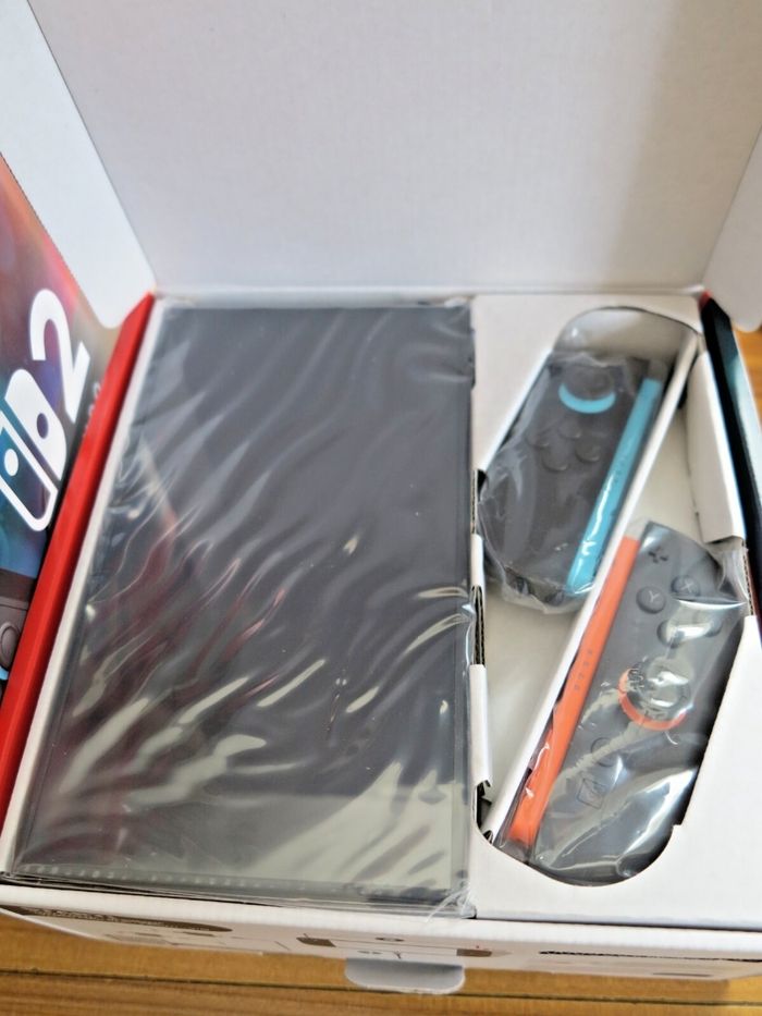 Console Nintendo Switch 2 + lot Mario Kart World - photo numéro 4