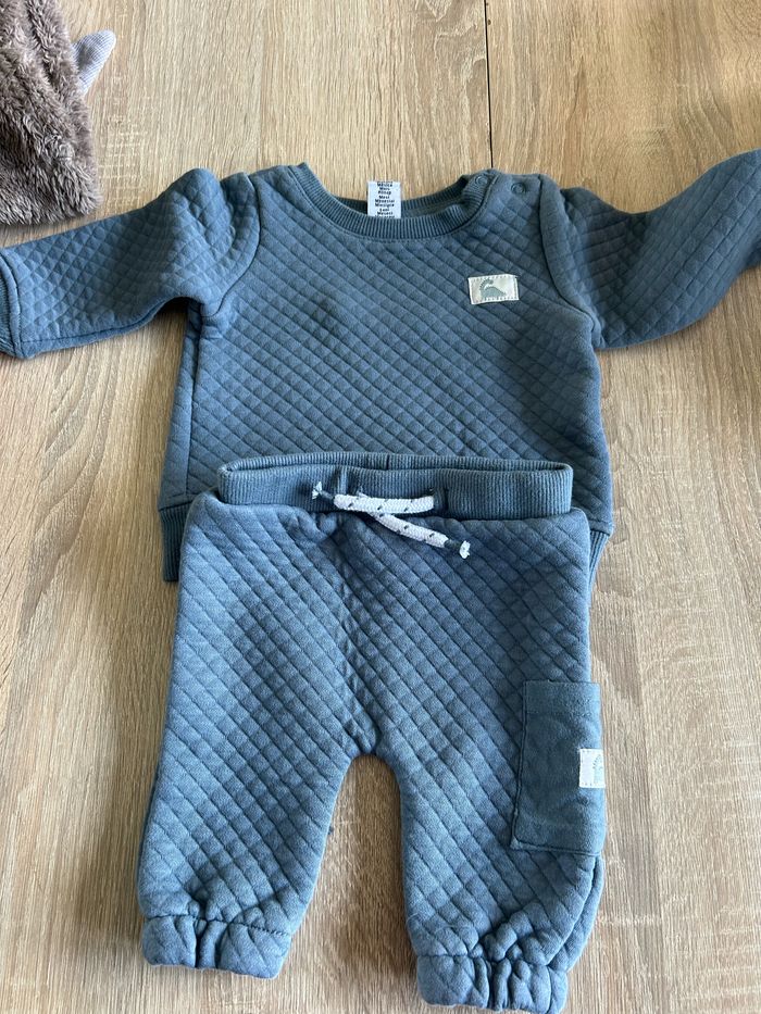 Lot d ensembles 1 mois - photo numéro 5