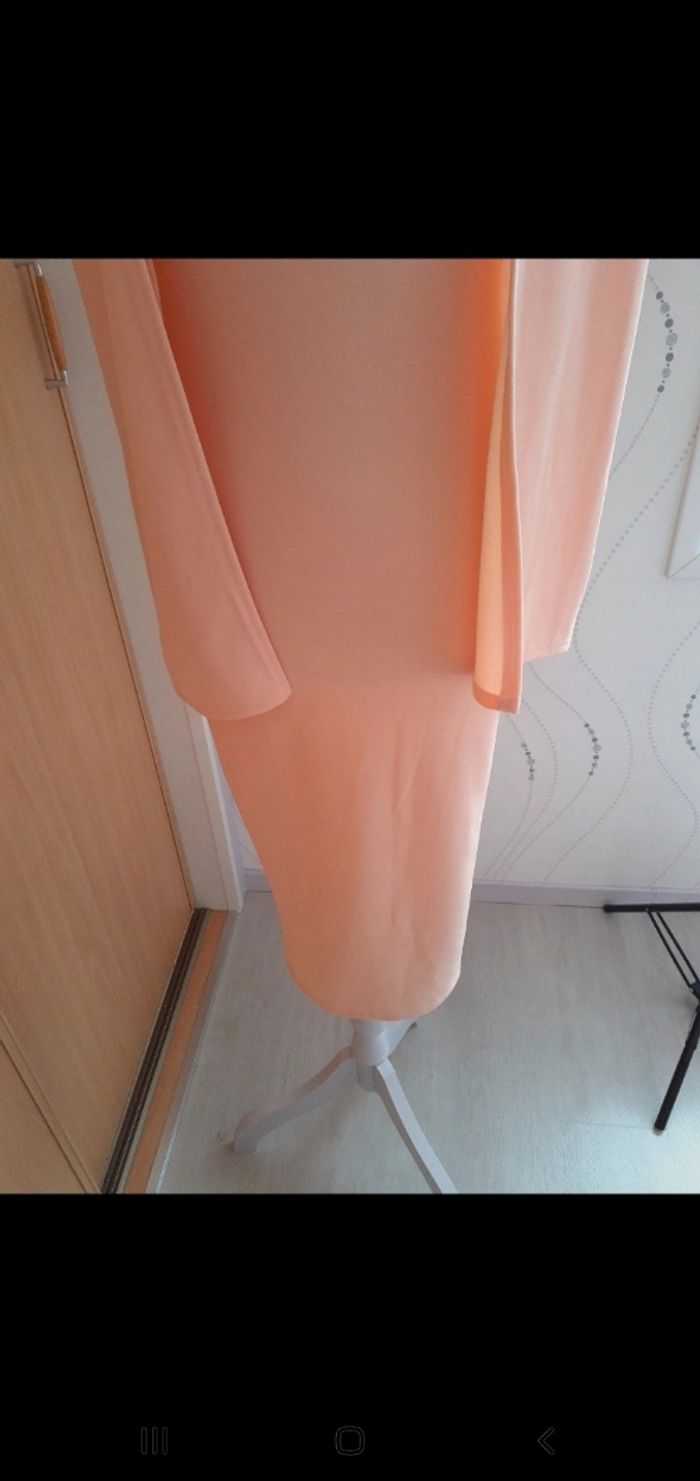 Jolie robe moulante avec étole boohoo t 34 abricot - photo numéro 3