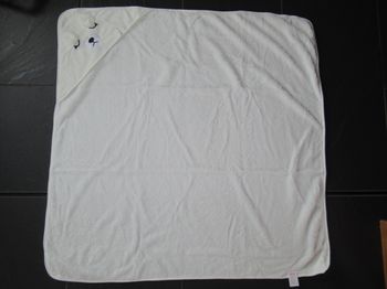 Cape de bain bébé / serviette de bain / peignoir à capuche ours blanc neuve